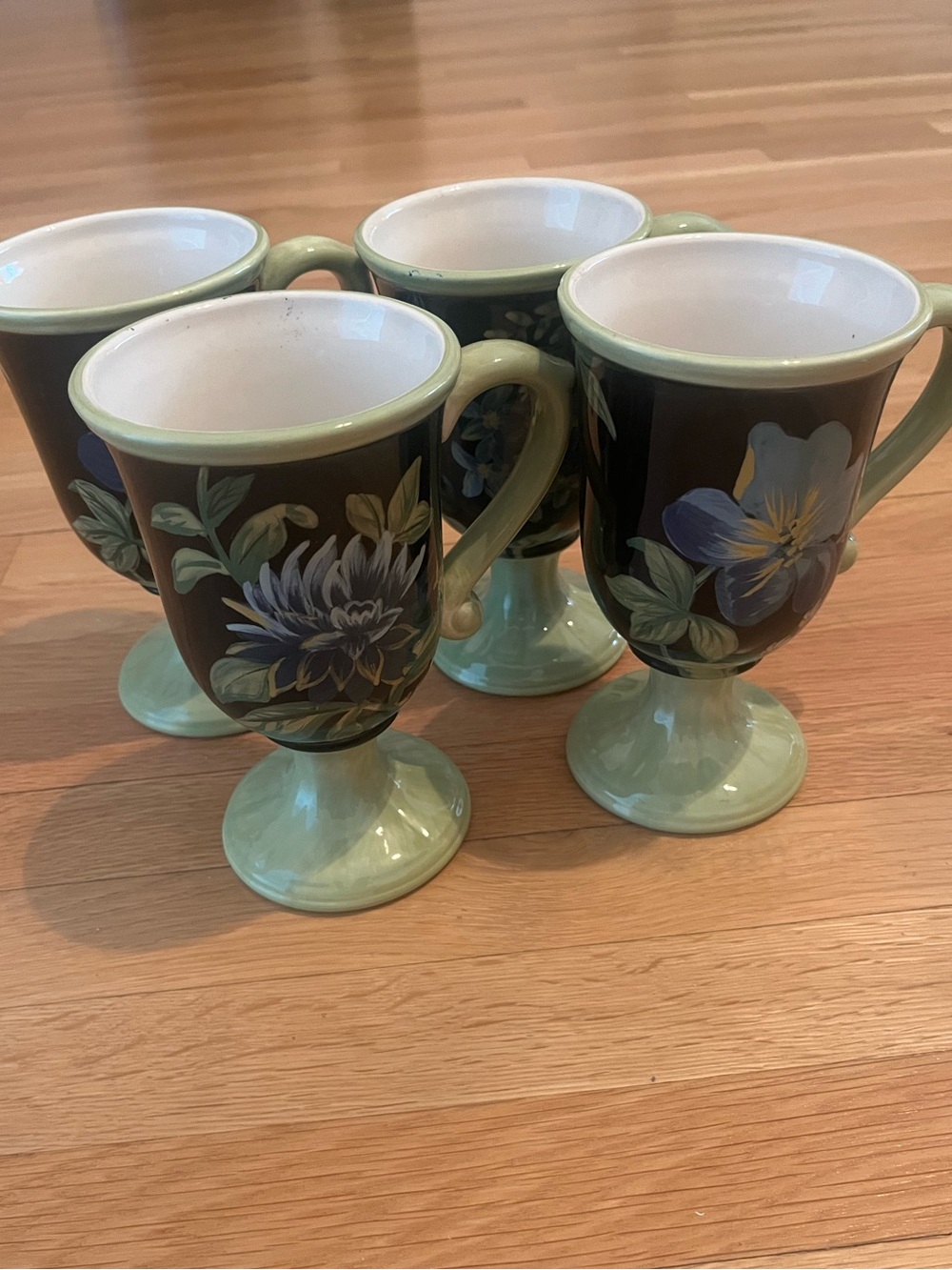 Green Floral Pedestal Mugs - Set of 4
CIC RW Raymond Waites